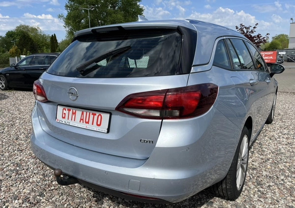 Opel Astra cena 39900 przebieg: 227000, rok produkcji 2017 z Pieniężno małe 704